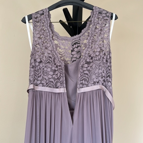 David’s Bridal bridesmaid dress - Picture 4 of 11